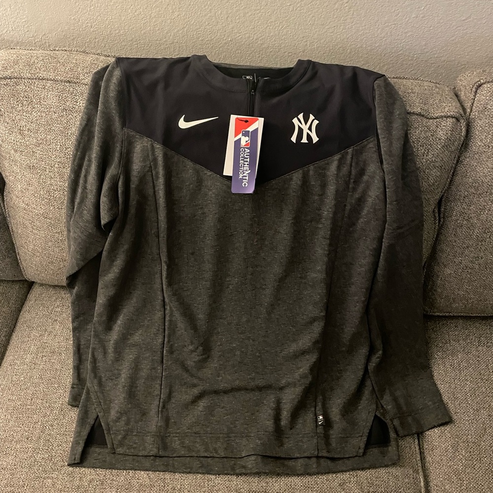 Nike New York Yankees Black Pullover